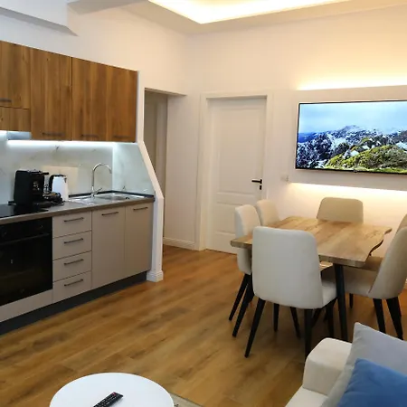 Sunny Bliss Apartment *