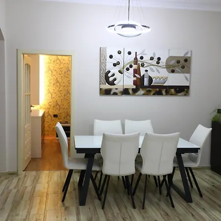 Sunny Bliss Apartment